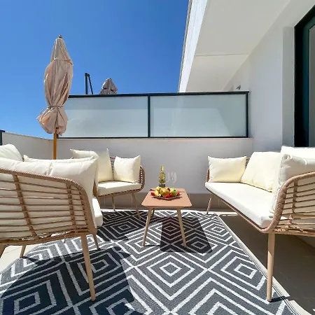 Con Terraza Y Vista Al Jardin Lejlighed Estepona