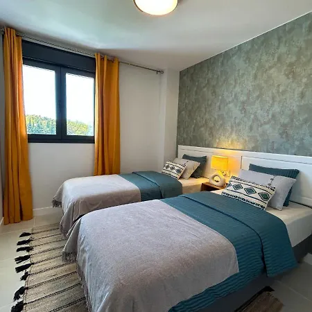 Apartment Archidona With Terrace And Garden View Estepona